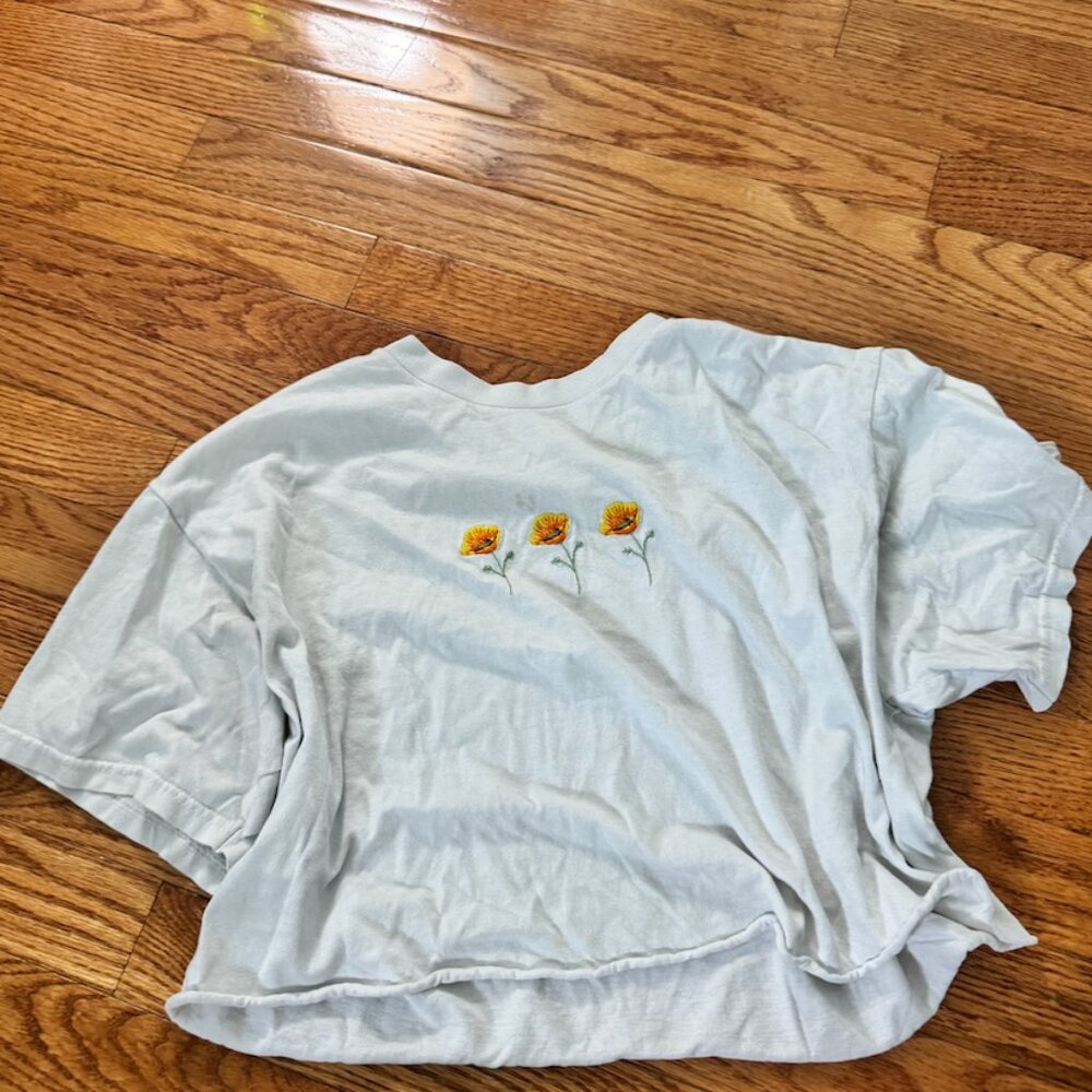 Brandy Melville Cropped Flower Shirt